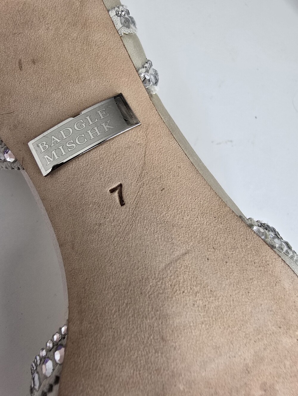 Badgley Mischka Ivory Ginny Rhinestone Pumps Sz 7 - Picture 10 of 12
